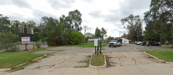 Dawn Donuts - 7881 Cooley Lake Rd - West Bloomfield Township 48324 2  (newer photo)